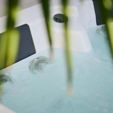 Suite Atypique - Jacuzzi Privatif En Centre Ville De Cognac Exterior photo