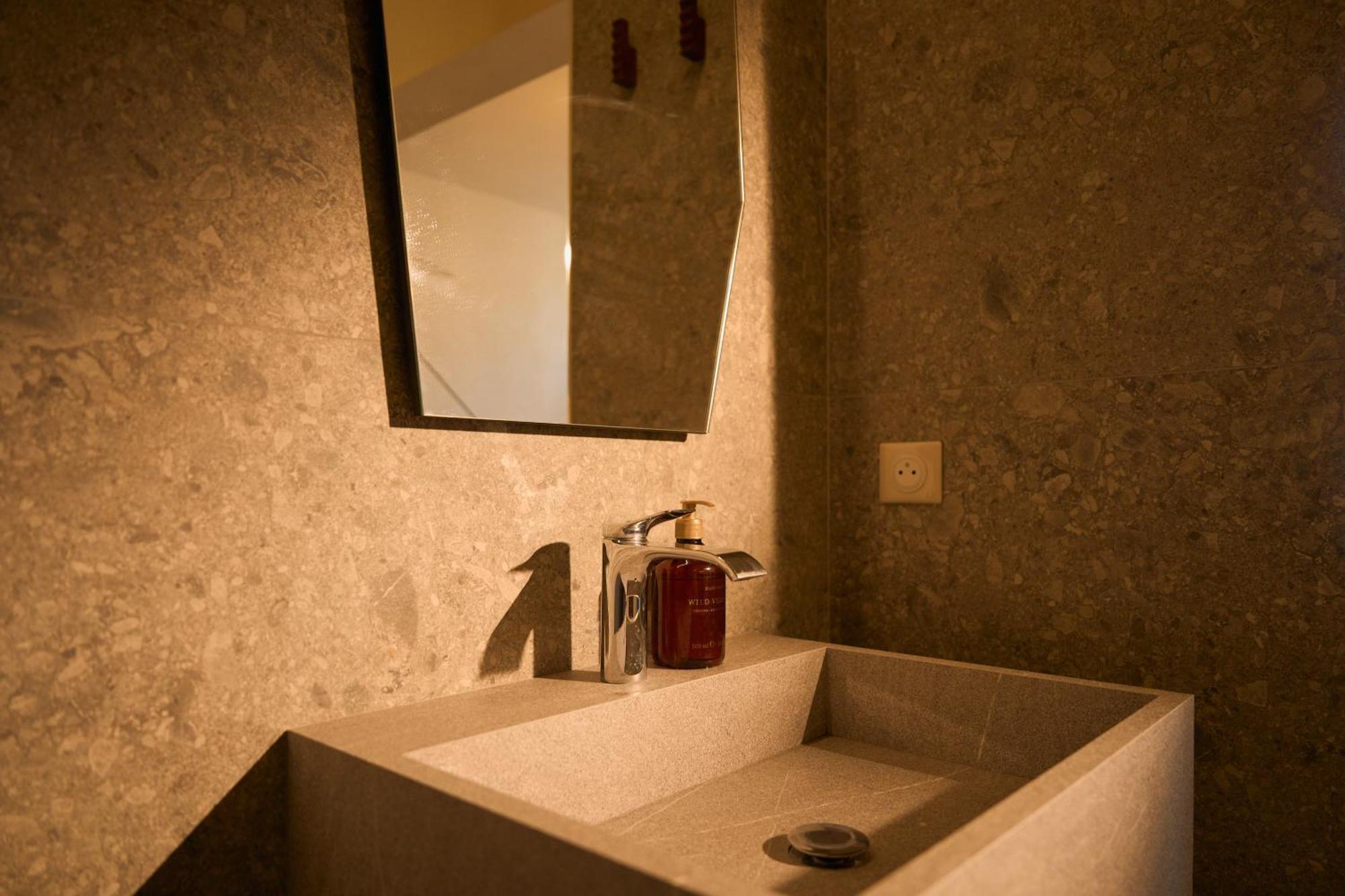 Atypique - Jacuzzi Privatif En Centre De Apartment Cognac